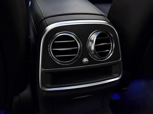 Used 2017 Mercedes-Benz S 550 Sedan image 29