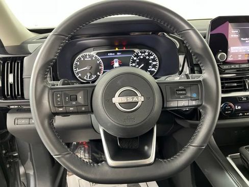 Used 2025 Nissan Pathfinder SV w/ SV Premium Package FWD image 20
