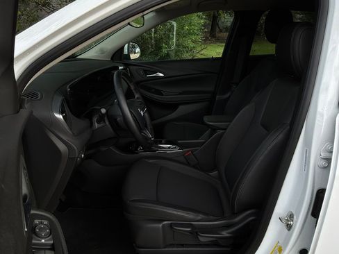 Used 2025 Buick Encore GX Preferred FWD image 10
