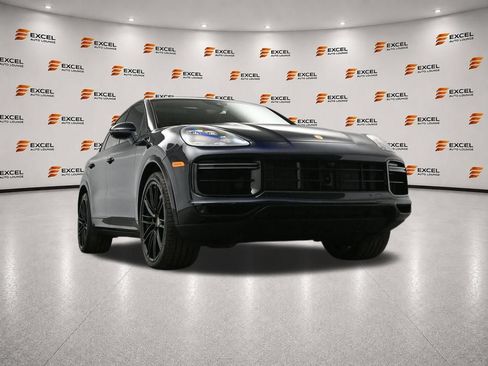 Used 2021 Porsche Cayenne Turbo w/ Premium Package Plus AWD/4WD image 54