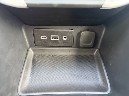 Used 2024 GMC Terrain SLE image 28