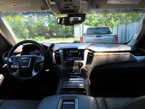 Used 2017 GMC Yukon XL Denali w/ Enhanced Security Package RWD image 26