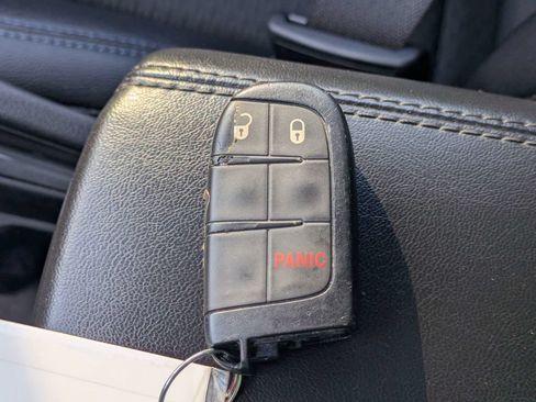 Used 2024 Jeep Compass Latitude AWD/4WD image 30