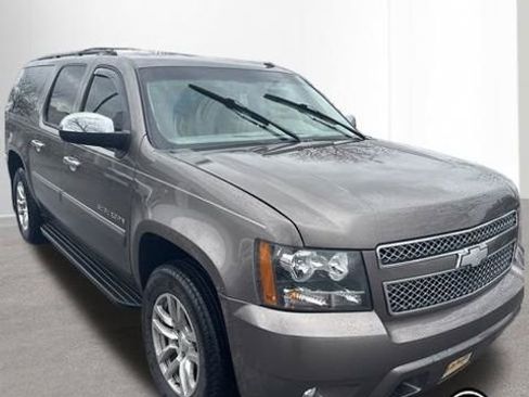 Used 2011 Chevrolet Suburban LTZ image 9