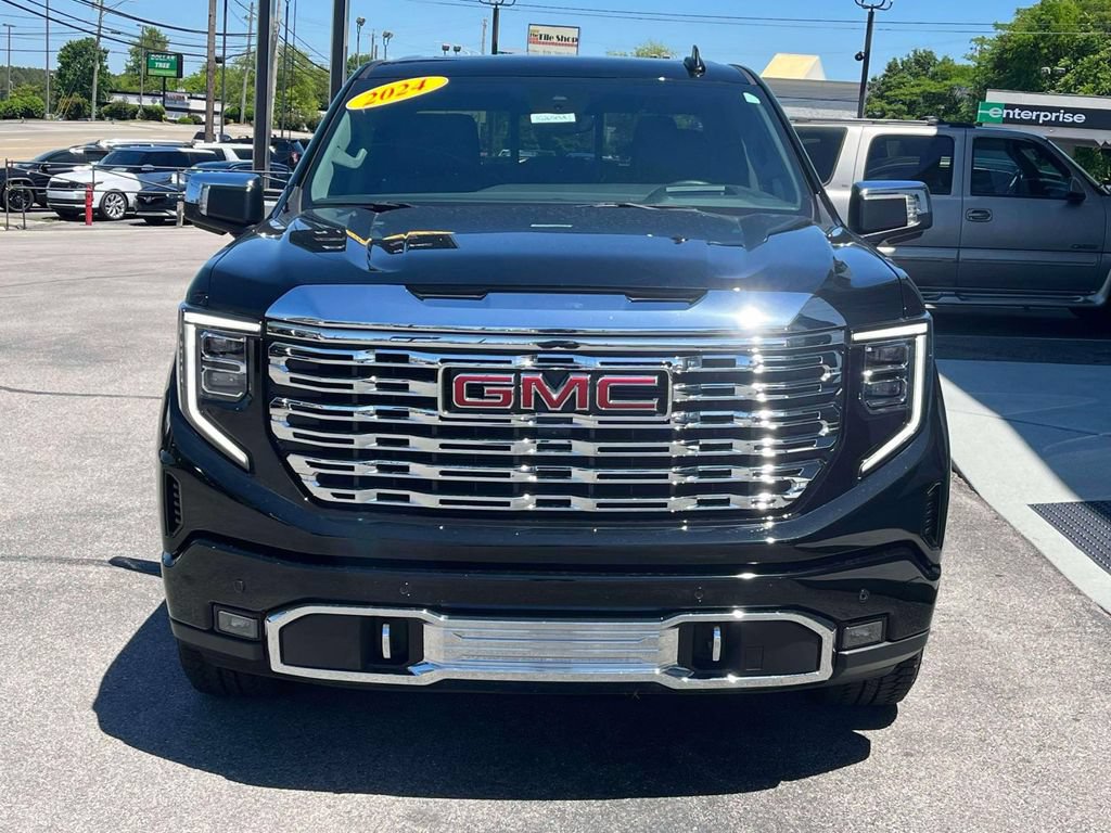 Used 2024 GMC Sierra 1500 Denali w/ Technology Package AWD/4WD image 8