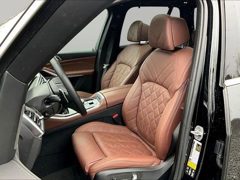 Used 2024 BMW X5 xDrive40i w/ Executive Package image 11