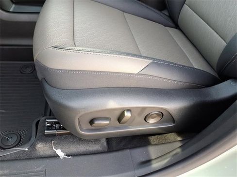 New 2026 Chevrolet Equinox LT w/ Convenience Package II image 7