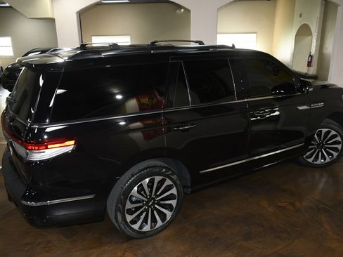 Used 2023 Lincoln Navigator Reserve image 79