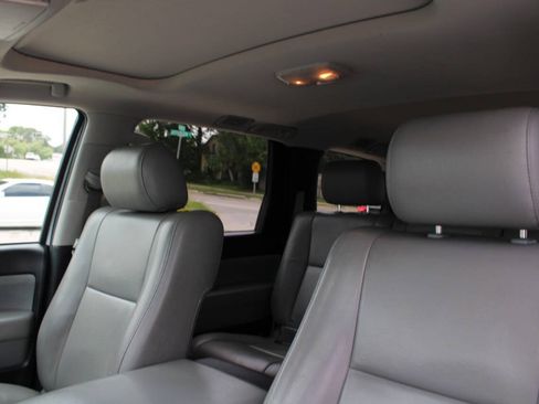 Used 2017 Toyota Sequoia SR5 AWD/4WD image 21