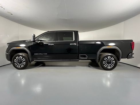 Used 2024 GMC Sierra 3500 Denali Ultimate AWD/4WD image 4