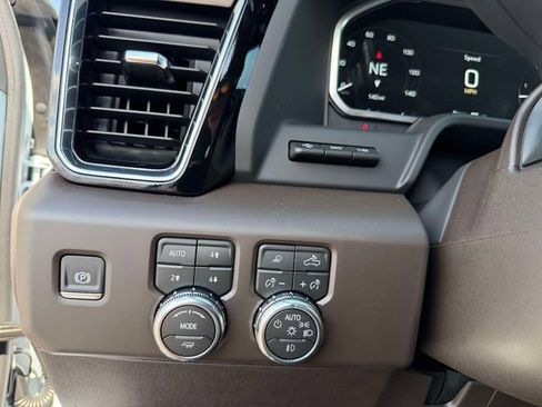 New 2026 GMC Sierra 2500 Denali w/ Denali Reserve Package AWD/4WD image 29