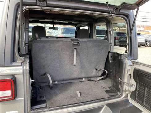 Certified 2022 Jeep Wrangler Sport AWD/4WD image 5