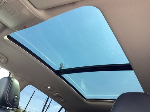 Used 2023 Volkswagen Atlas SEL Premium image 5