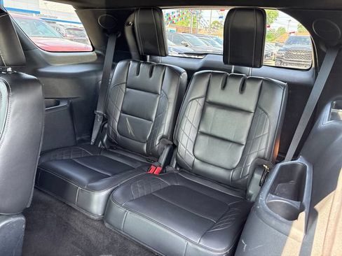 Used 2018 Ford Explorer Platinum AWD/4WD image 23