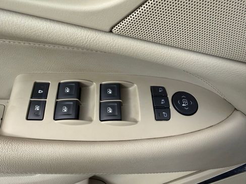 Used 2017 Cadillac Escalade Luxury image 12