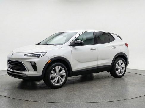 Used 2025 Buick Encore GX Preferred AWD/4WD image 3