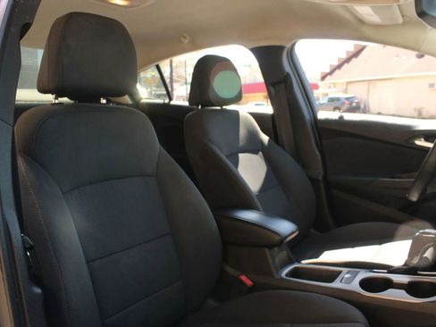 Used 2018 Chevrolet Cruze LS FWD image 21