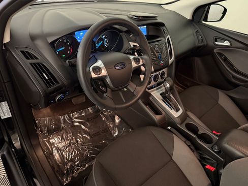 Used 2014 Ford Focus SE FWD image 4