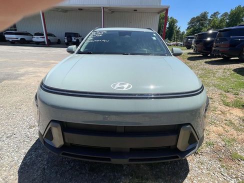 Certified 2024 Hyundai Kona SEL w/ Convenience Package AWD/4WD image 2