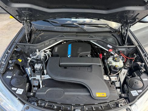 Used 2018 BMW X5 xDrive40e image 8