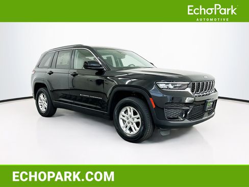 Used 2023 Jeep Grand Cherokee Laredo AWD/4WD image 1