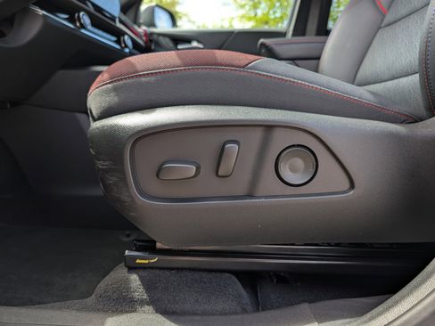 Used 2025 Chevrolet Equinox RS AWD/4WD image 21