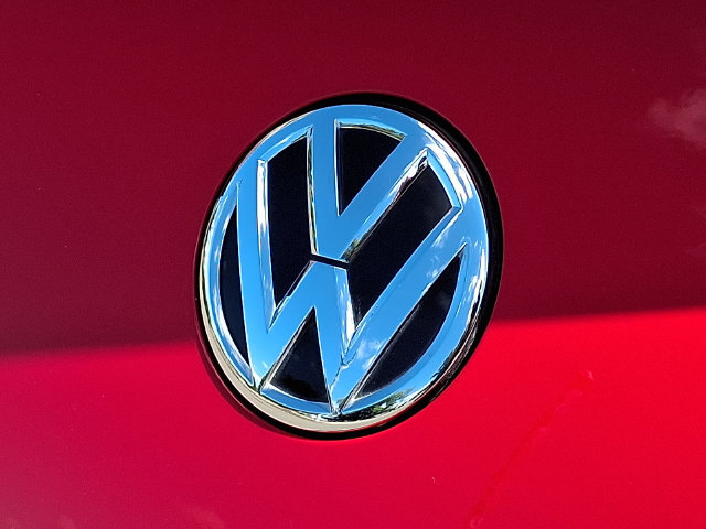 Used 2015 Volkswagen Beetle 1.8T FWD image 30