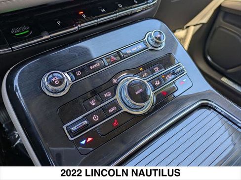 Certified 2022 Lincoln Nautilus AWD w/ Premium Package image 19