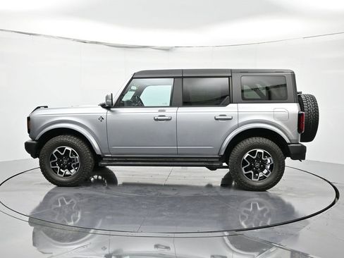 Used 2023 Ford Bronco Outer Banks image 8