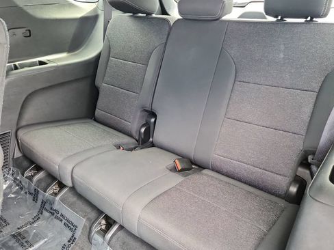 Used 2024 Chevrolet Traverse LT FWD image 11