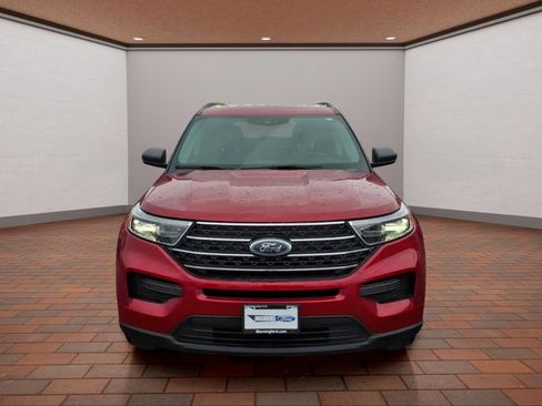 Used 2021 Ford Explorer XLT w/ Class III Trailer Tow Package AWD/4WD image 2