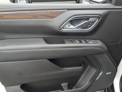 Used 2023 Chevrolet Suburban Premier AWD/4WD image 15
