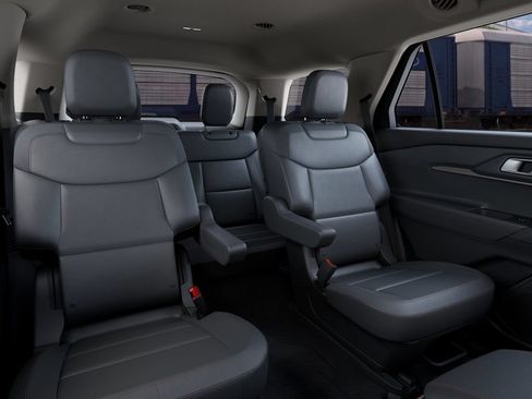 Used 2027 Ford Explorer Active w/ Active Comfort Package AWD/4WD image 13