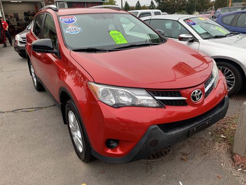 Used 2014 Toyota RAV4 LE AWD/4WD image 3