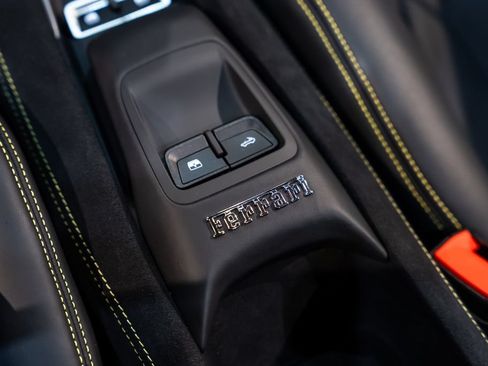 Used 2021 Ferrari F8 Tributo RWD image 39