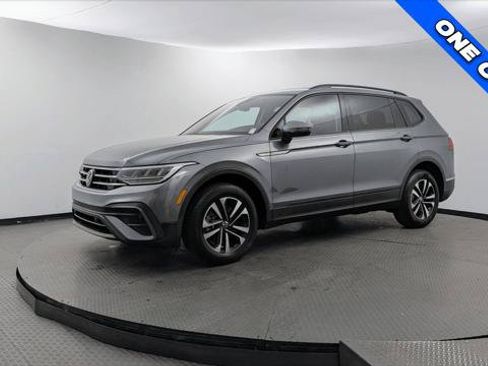 Used 2023 Volkswagen Tiguan S w/ Driver Assistance Package FWD image 2