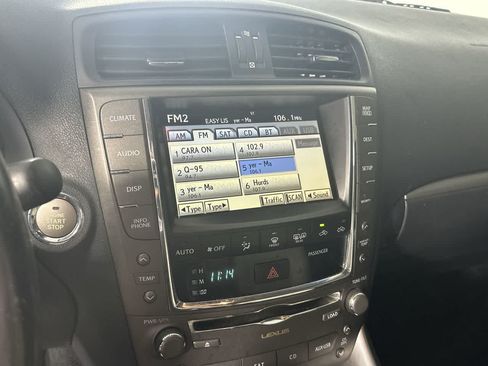 Used 2011 Lexus IS 250C w/ Luxury Pkg RWD image 16
