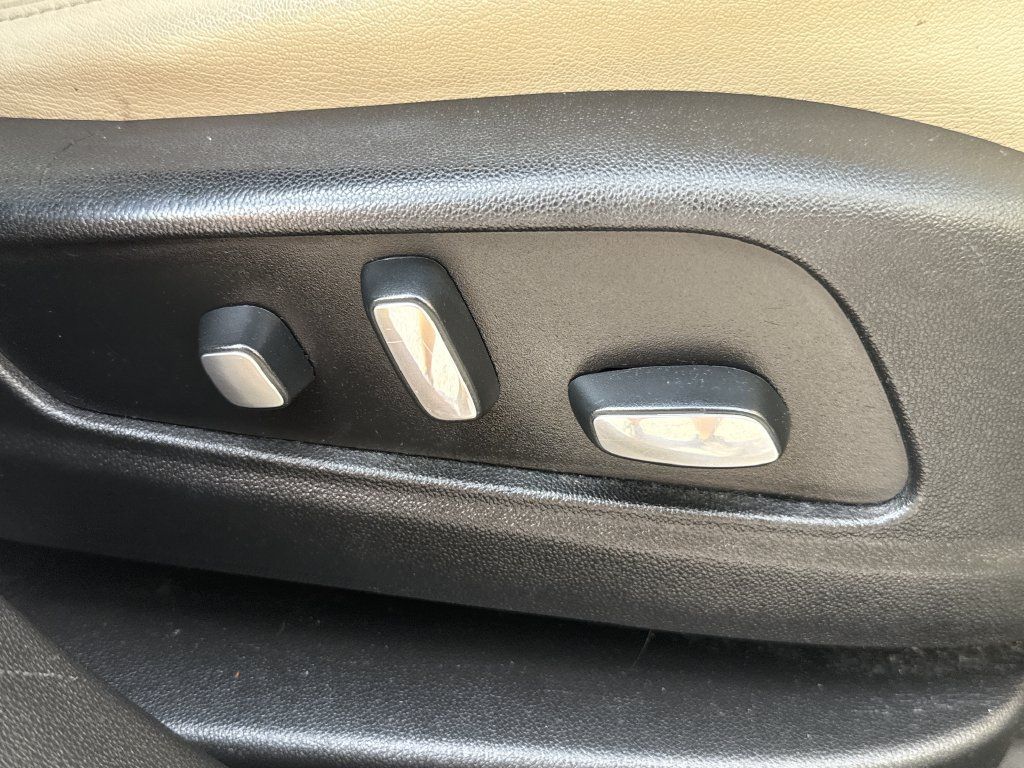 Used 2019 Cadillac XT5 Premium Luxury FWD image 36