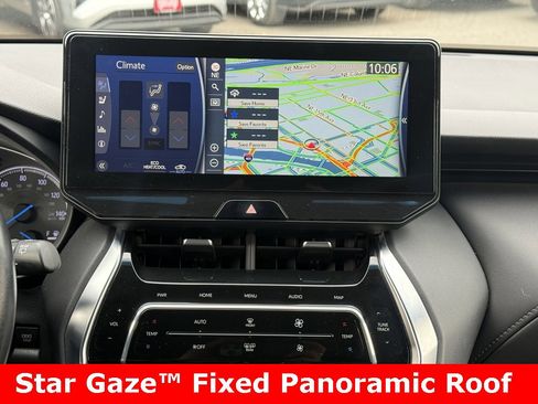 Used 2021 Toyota Venza Limited image 5