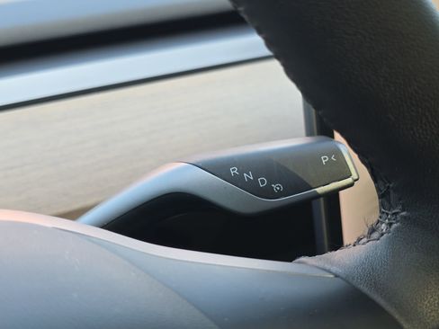 Used 2022 Tesla Model Y Performance image 20