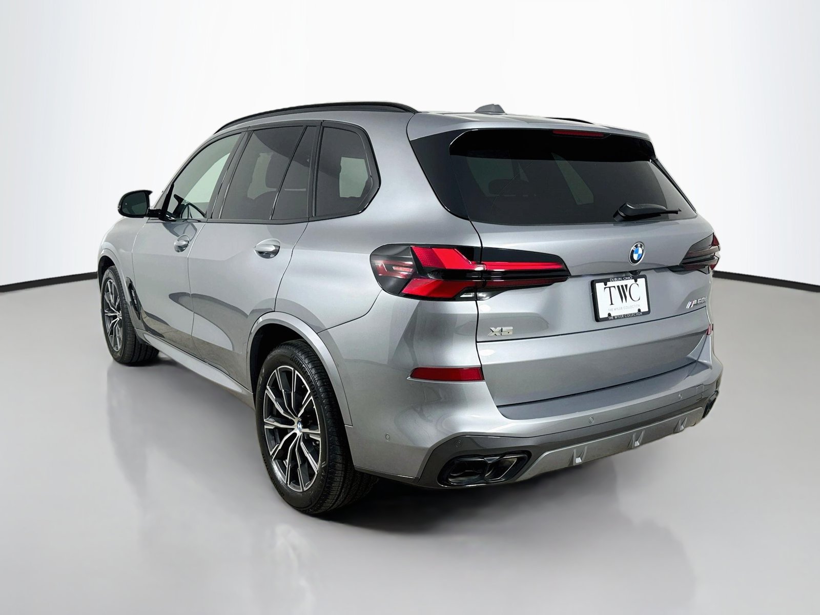 Used 2026 BMW X5 M60i AWD/4WD image 7