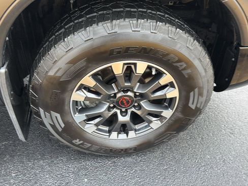 Used 2024 Nissan Titan PRO-4X w/ Pro-4x Convenience Package image 35