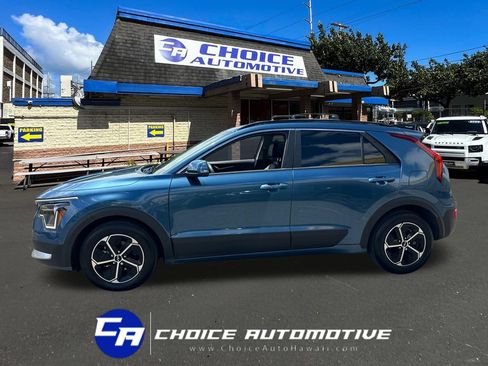 Used 2025 Kia Niro EX FWD image 3