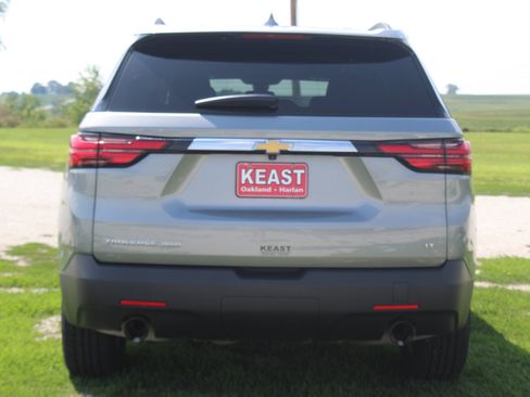 Used 2023 Chevrolet Traverse LT AWD/4WD image 6