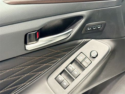 Certified 2022 Toyota Avalon Limited w/ Advanced Safety Package image 16