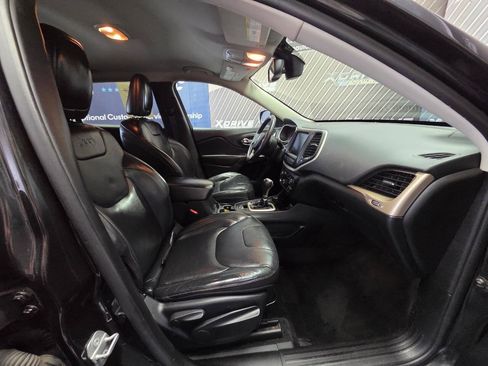 Used 2016 Jeep Cherokee Limited AWD/4WD image 27