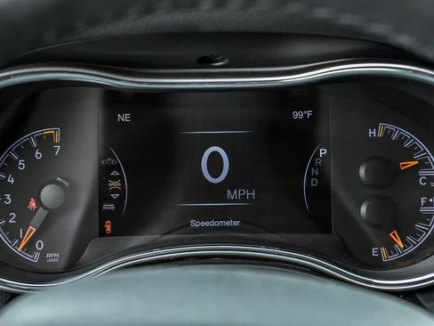 Used 2018 Jeep Grand Cherokee Limited AWD/4WD image 19