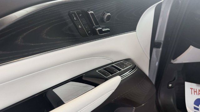 Used 2024 Cadillac Lyriq Luxury w/ LPO, Floor Liner Package AWD/4WD image 16