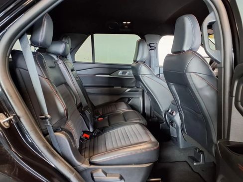 Used 2025 Ford Explorer ST-Line w/ ST-Line Street Pack AWD/4WD image 11