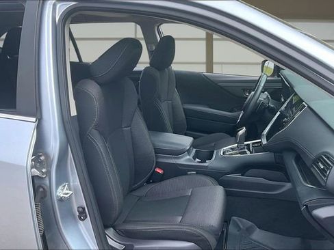Used 2025 Subaru Outback Premium AWD/4WD image 7